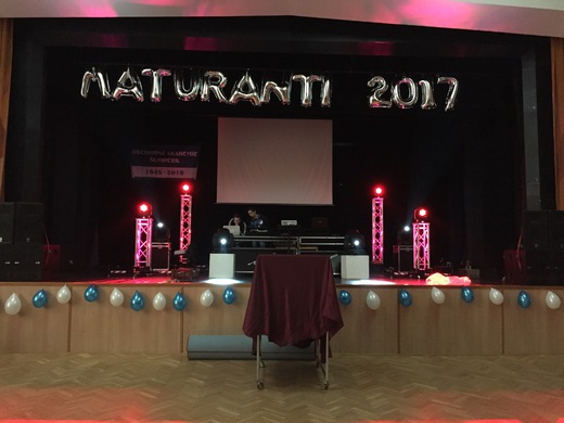 maturitní ples.JPG