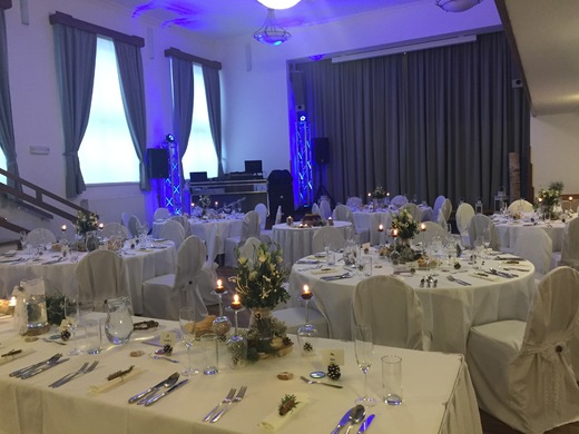 svatba hotel mini stage.JPG
